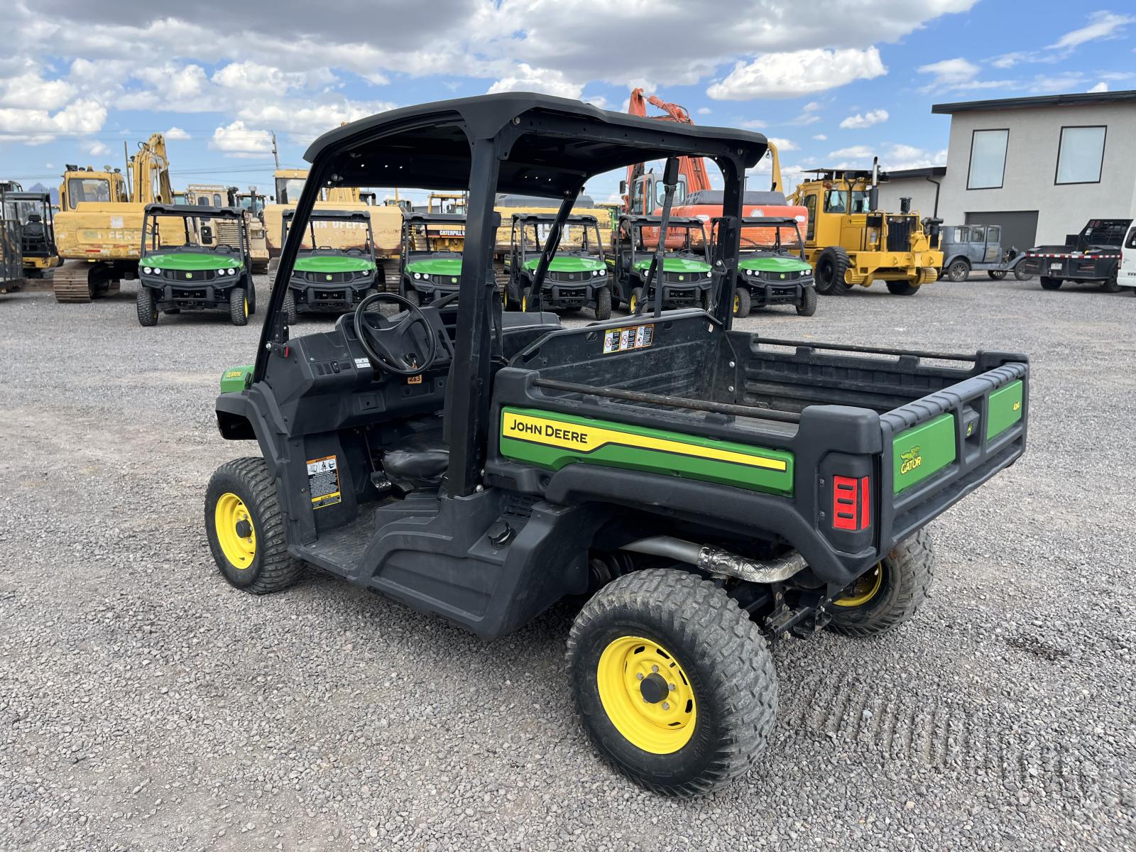 ./imagenes/INVOICE/2019/18261/JOHN DEERE XUV835E (4).JPG